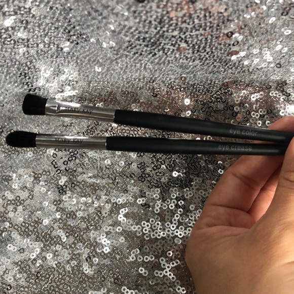Mary Kay brushes lot!